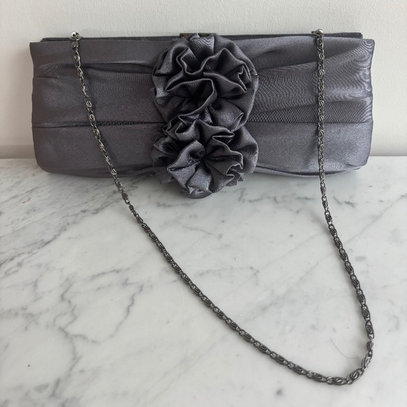 Shiny steel-colour clutch bag - Picture 2 of 5